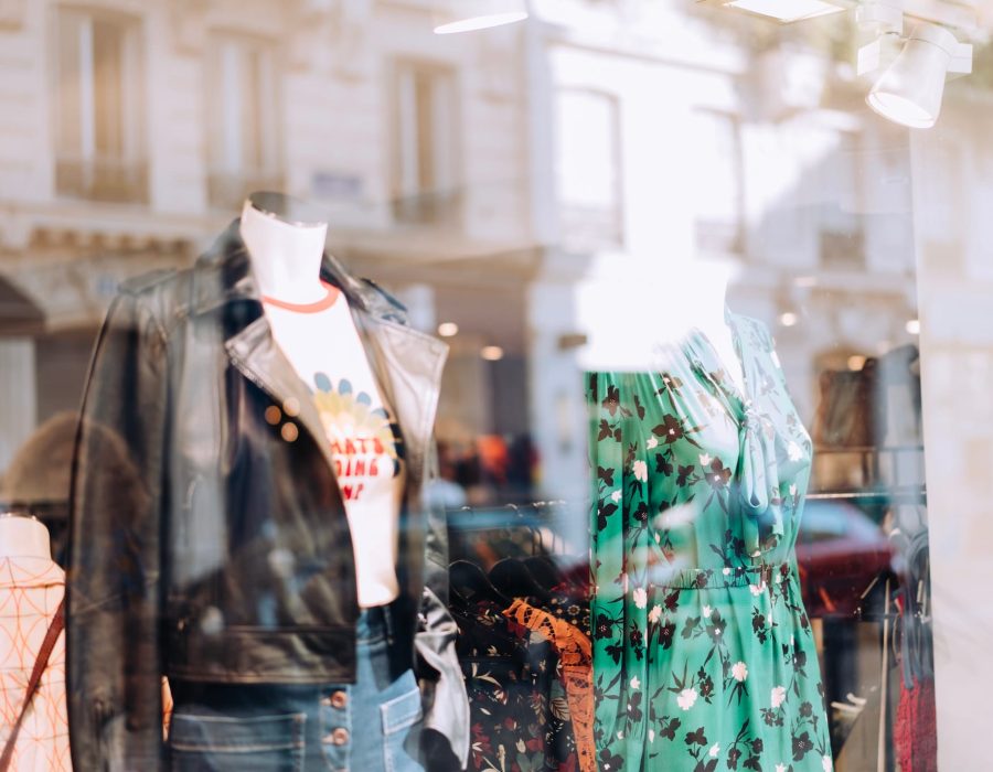retail-shopping-in-paris-2024-10-15-09-02-27-utc.jpg