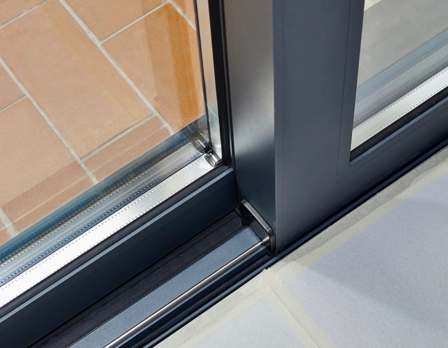 sliding-glass-door-detail-and-rail-2024-12-03-17-00-36-utc.jpg
